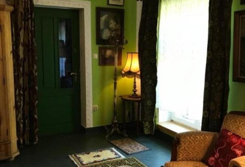 침실 1개 아파트, Dwór Barocco