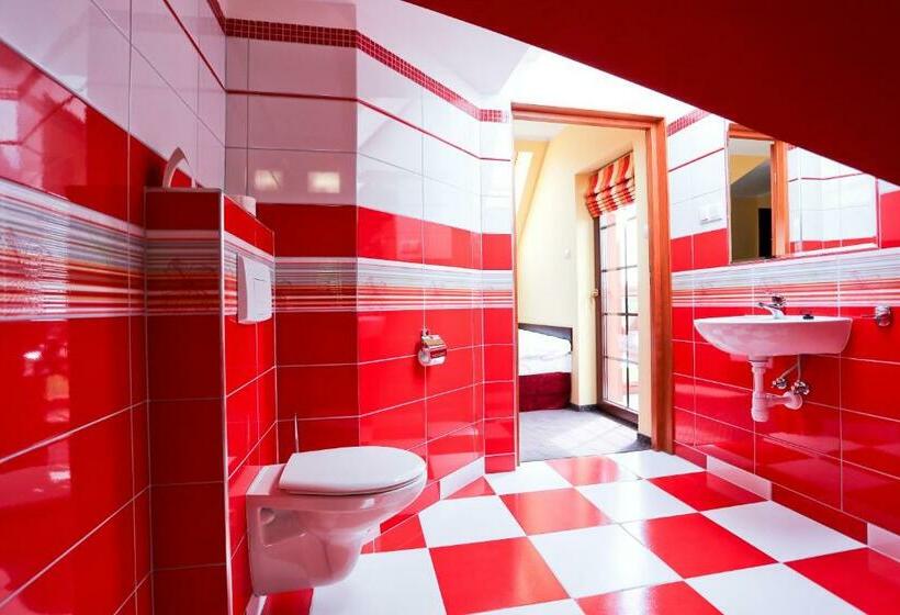 חדר סטנדרט, Edmar