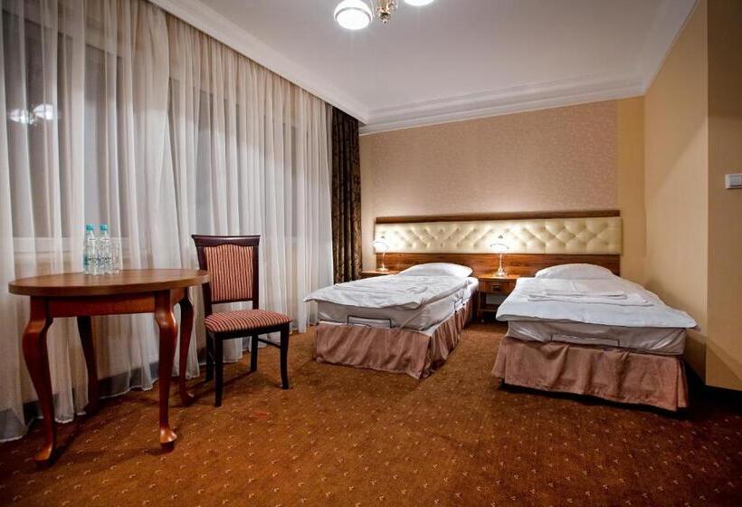 غرفة قياسية ثلاثية, Gold