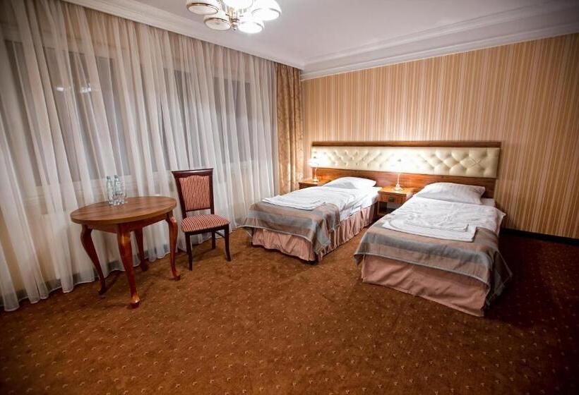 غرفة قياسية ثلاثية, Gold