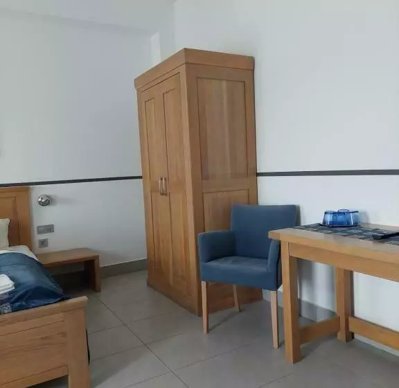 スタンダード４人部屋, Hédervári Lovas Vendégház