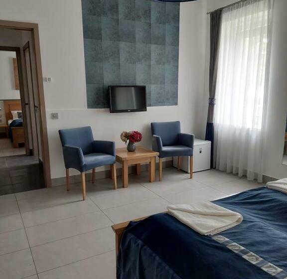 4인용 스탠다드 룸, Hédervári Lovas Vendégház