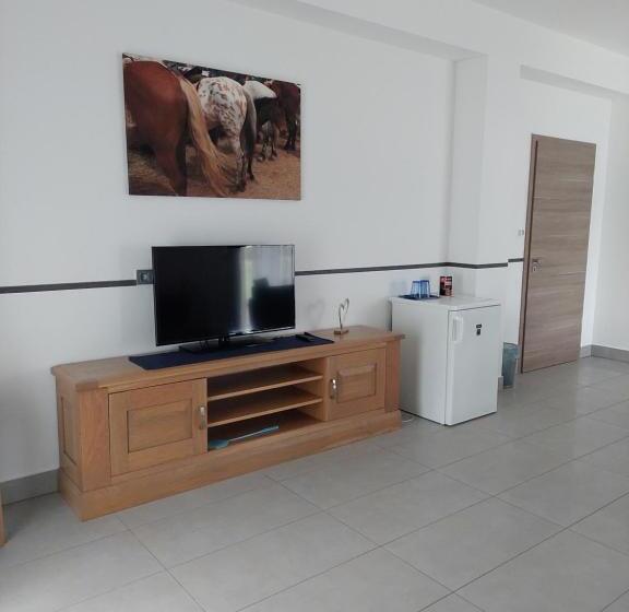 패밀리 스위트, Hédervári Lovas Vendégház