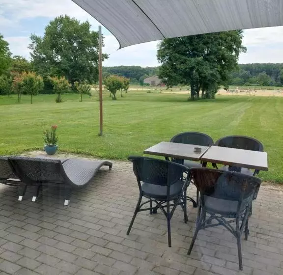 スイート（家族用）, Hédervári Lovas Vendégház