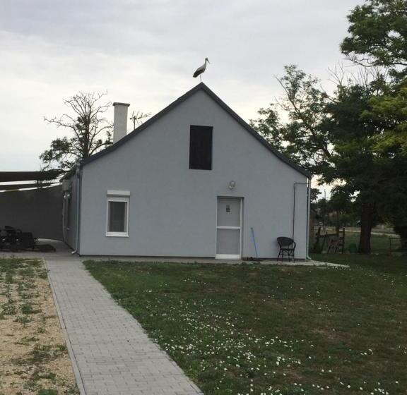 침실 1개 아파트, Hédervári Lovas Vendégház