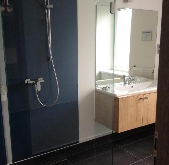 패밀리 스위트, Hédervári Lovas Vendégház