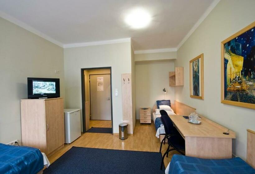 스탠다드 트리플 룸, Kerpely