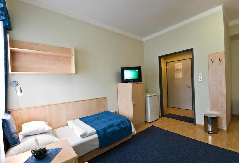 חדר משפחתי, Kerpely