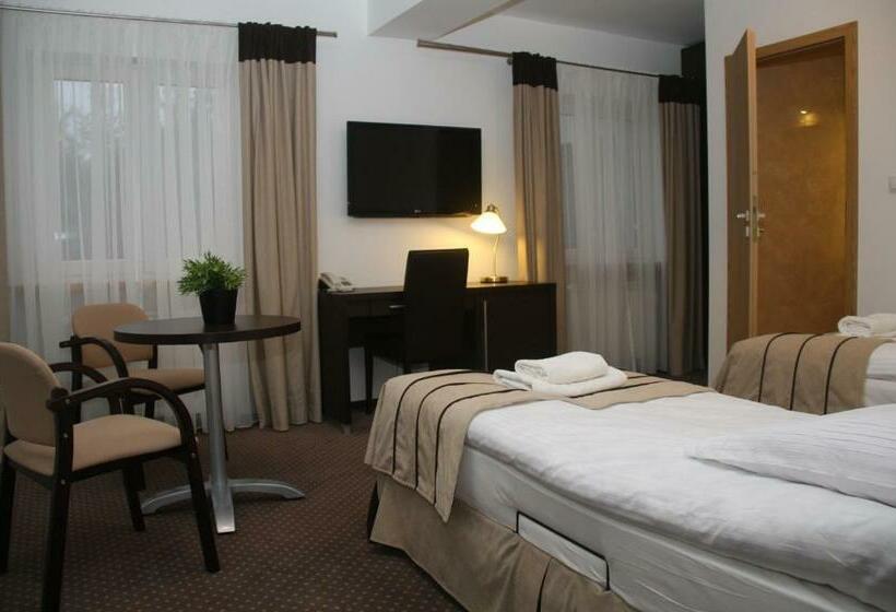 标准间, Kuklówka Conference