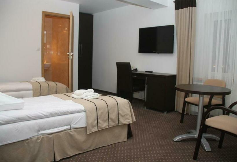 标准间, Kuklówka Conference