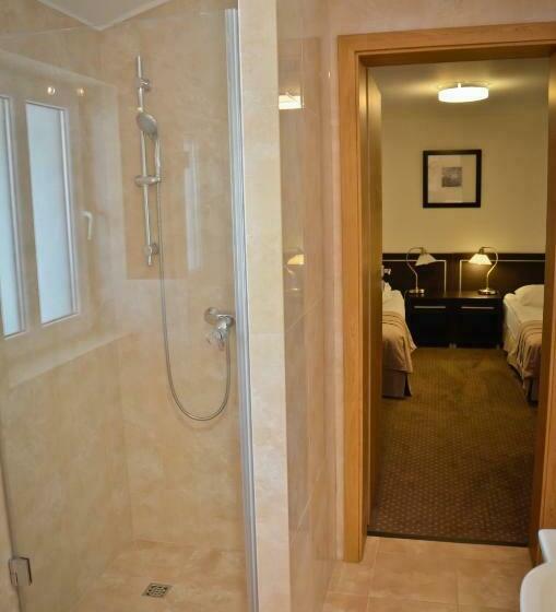 四人标准间, Kuklówka Conference