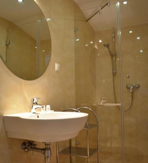 标准间, Kuklówka Conference