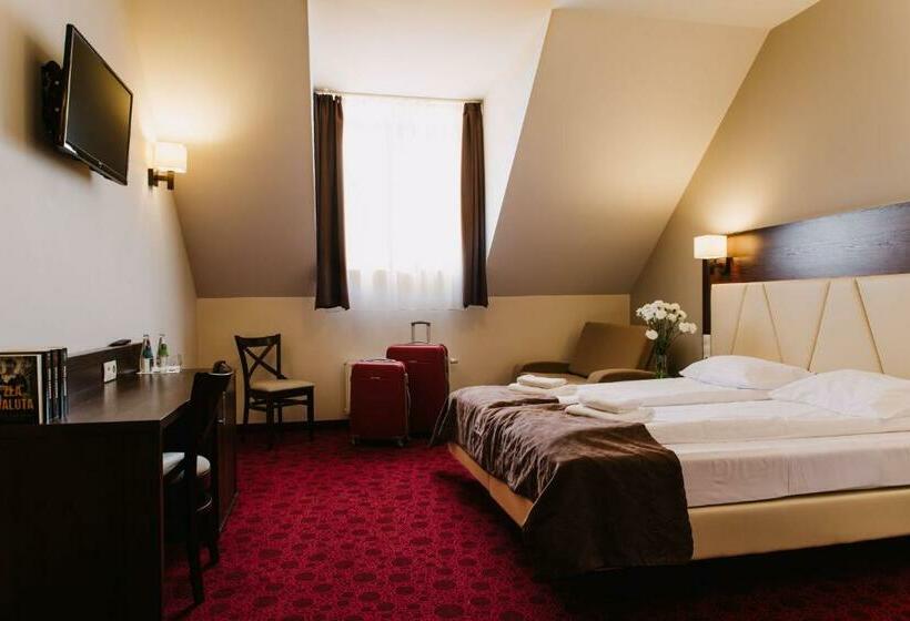 스탠다드 룸, Mały Rzym