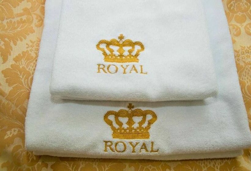 اتاق راحتی سه تخته, Modlin Palace