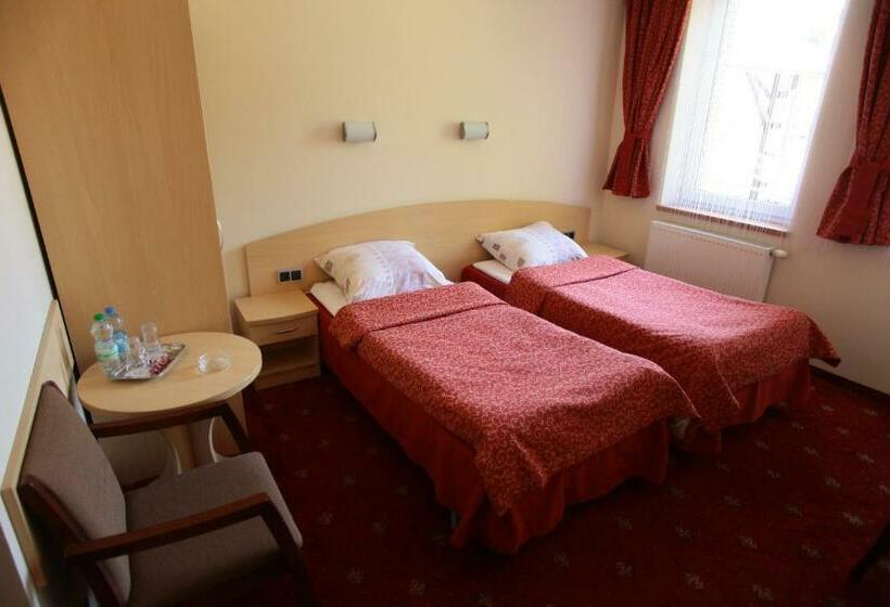 חדר סטנדרט, Nad Mrogą