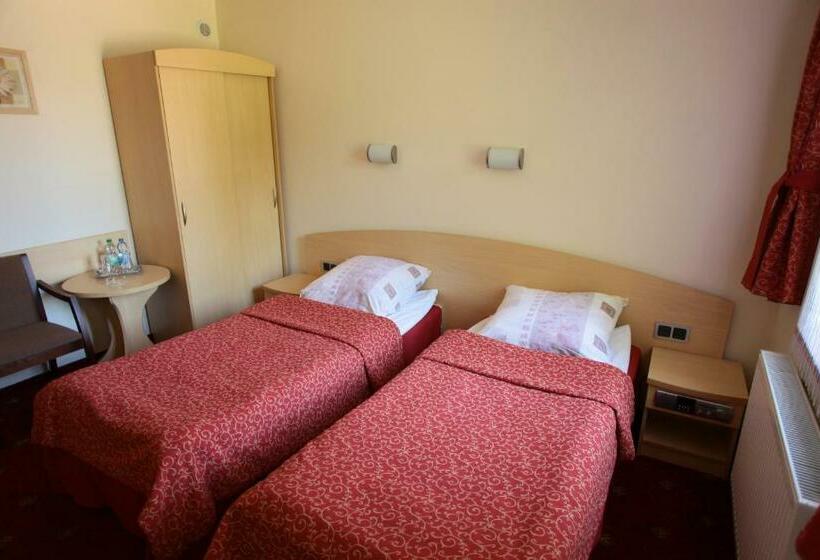 חדר סטנדרט, Nad Mrogą