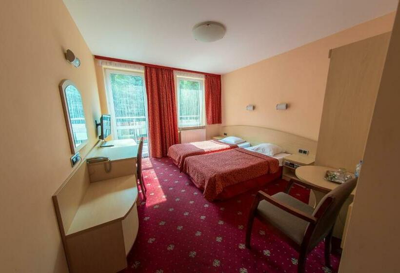 חדר סטנדרט, Nad Mrogą