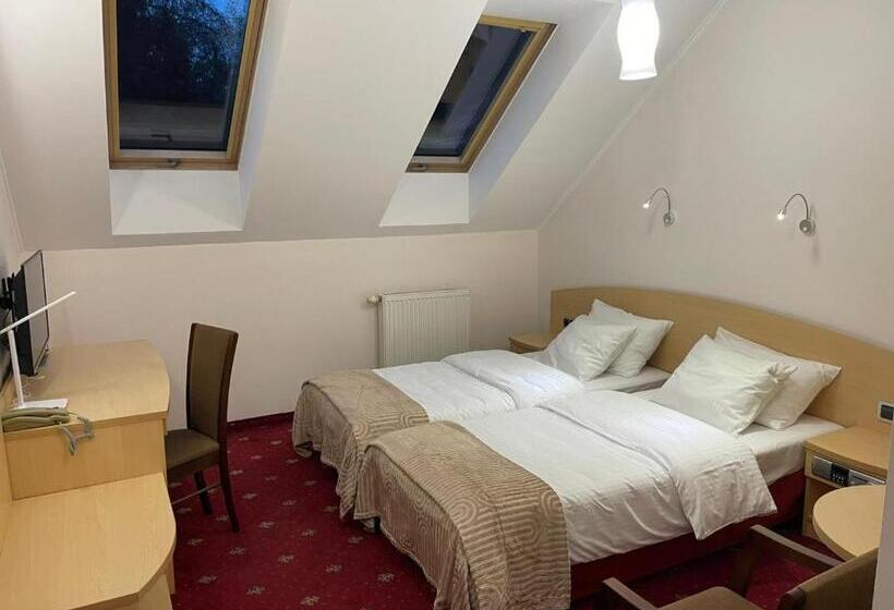 חדר סטנדרט, Nad Mrogą