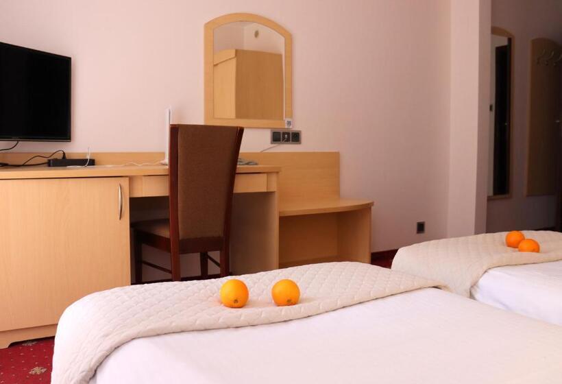 חדר סטנדרט, Nad Mrogą