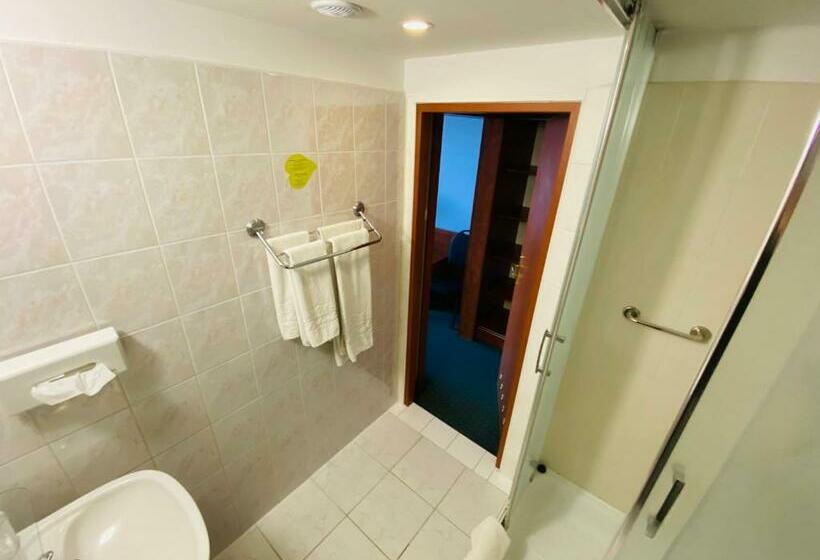 דירת חדר, Pietrak