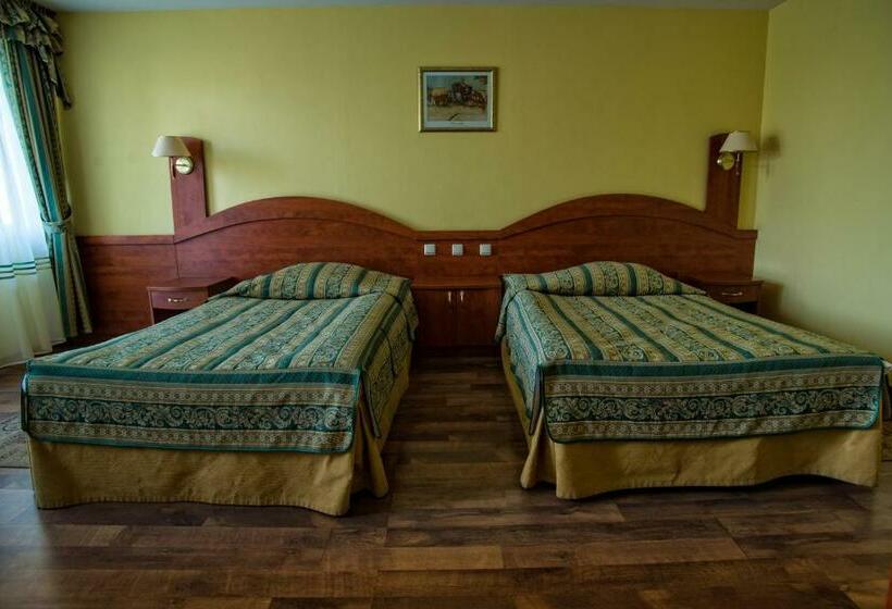 דירת חדר, Pietrak