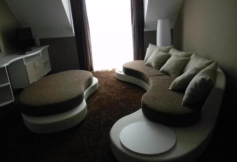 Люкс 2 Спальни, Pálma