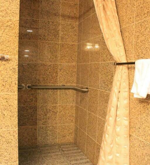 패밀리 스위트, Rushmore Express Keystone