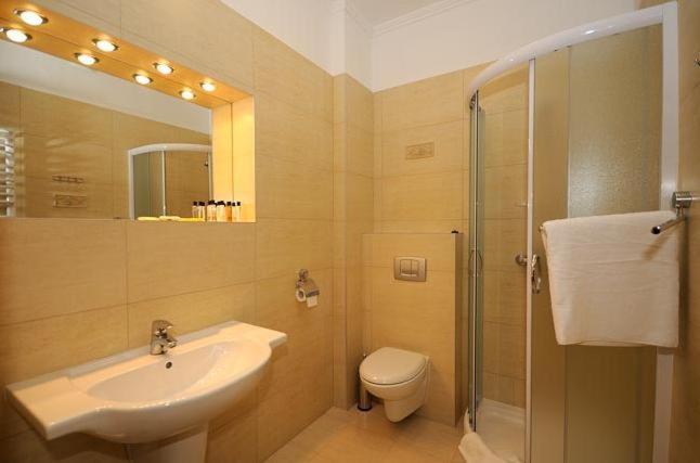 Quarto Estandar, Salamandra