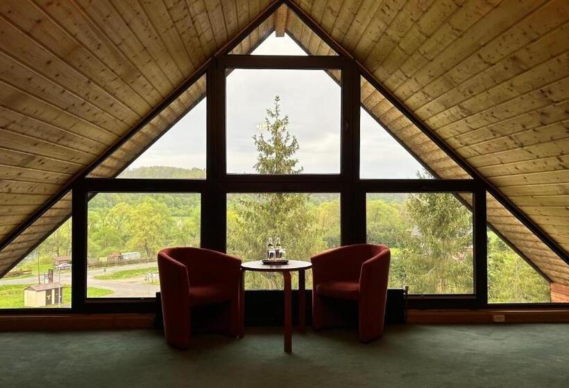 Quarto Estandar Vista Montanha, Salamandra