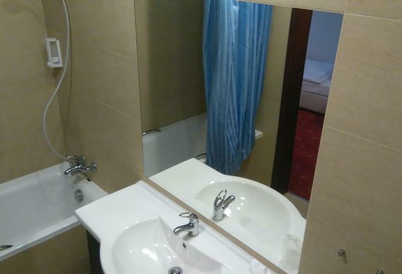 اتاق لوکس سه تخته, & Restauracja San Remo