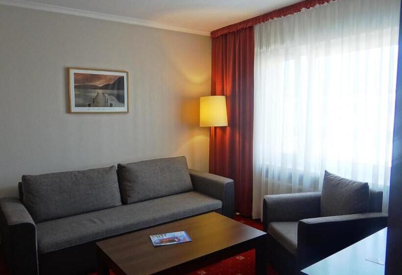 سوییت, & Restauracja San Remo