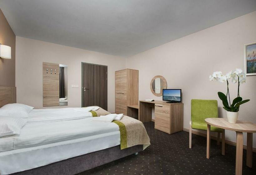 اتاق استاندارد, Szafir