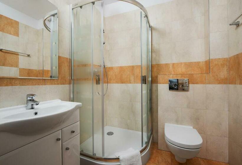 اتاق استاندارد یک نفره, Szafir