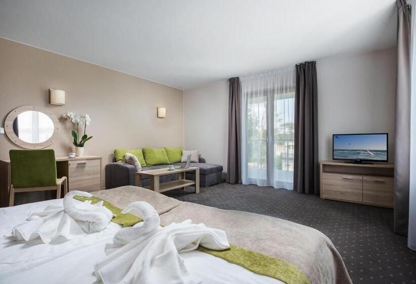 اتاق خانوادگی, Szafir