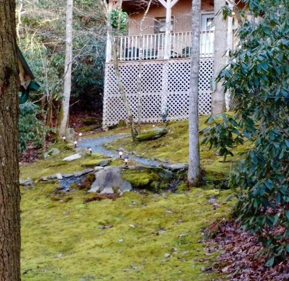 جناح عائلي, Valle Crucis Farm