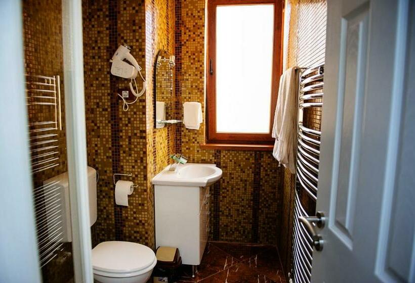 إستديو قياسى مزود بشرفة, Vila Hd