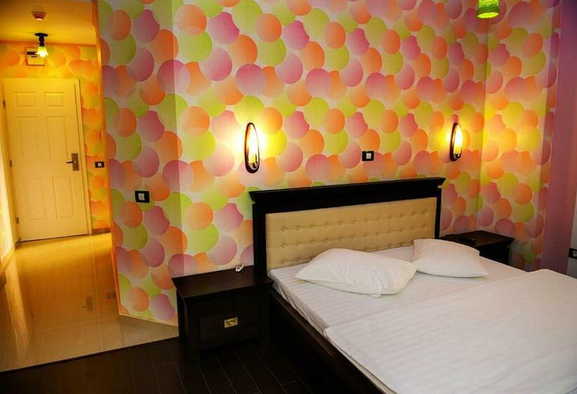 إستديو قياسى مزود بشرفة, Vila Hd