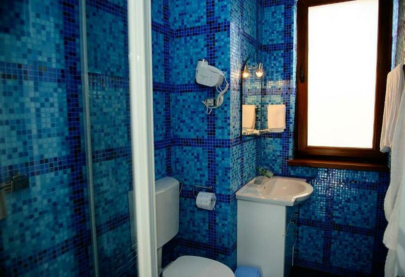 إستديو قياسى مزود بشرفة, Vila Hd