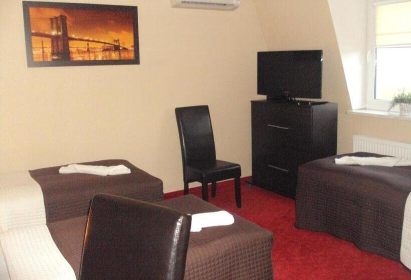 غرفة قياسية ثلاثية, Villa Jaśmin