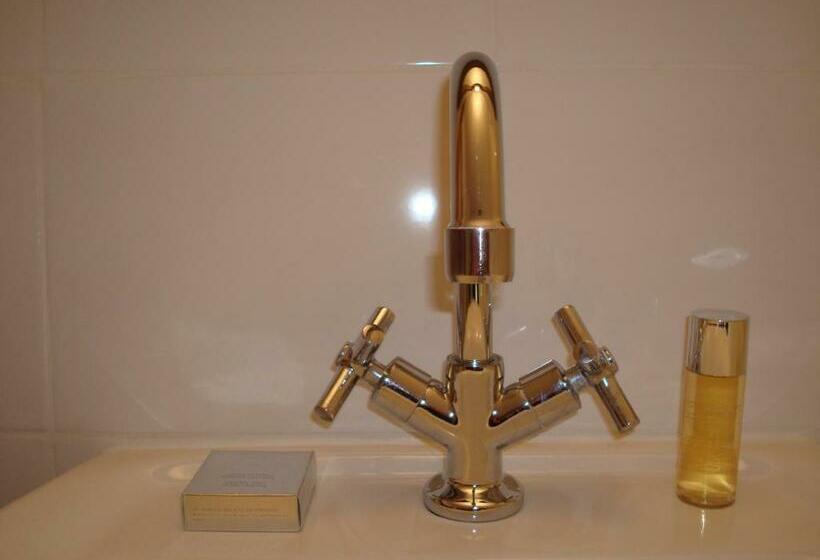 اتاق استاندارد یک نفره, Willa Viktoria