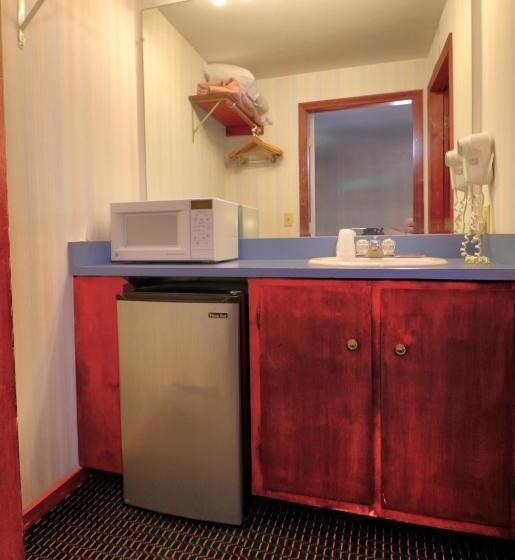 Номер Deluxe, The Villager Motel