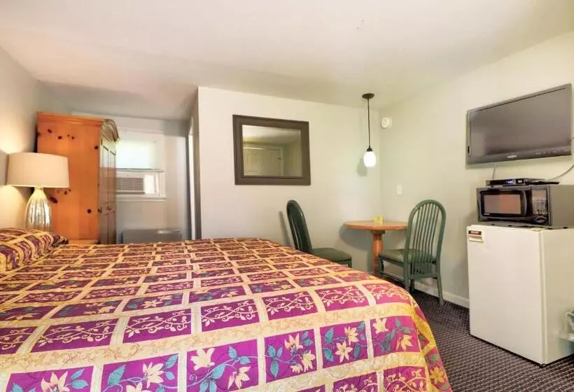 Deluxe Suite King Bed, The Villager Motel