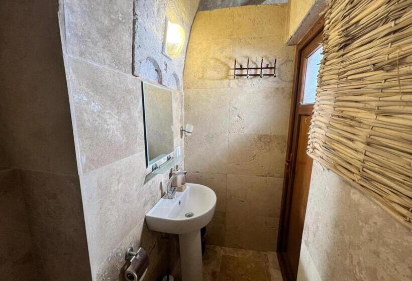 جناح, Yeşilöz Inn Cave Otel