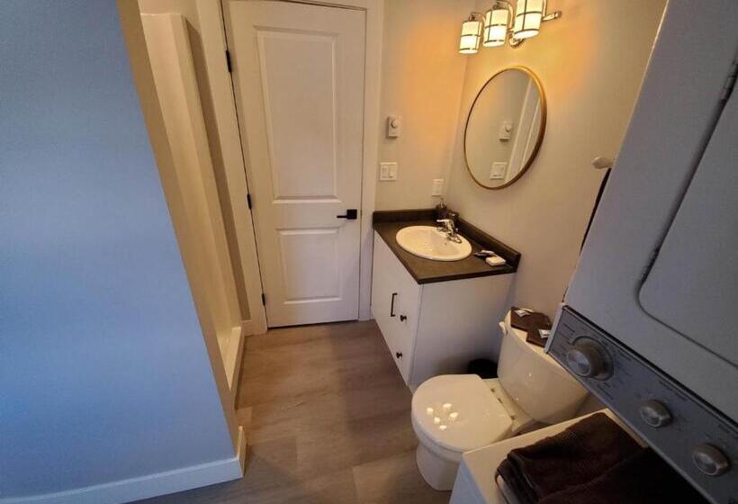 スタンダードルーム, Beau Vista On Broadway