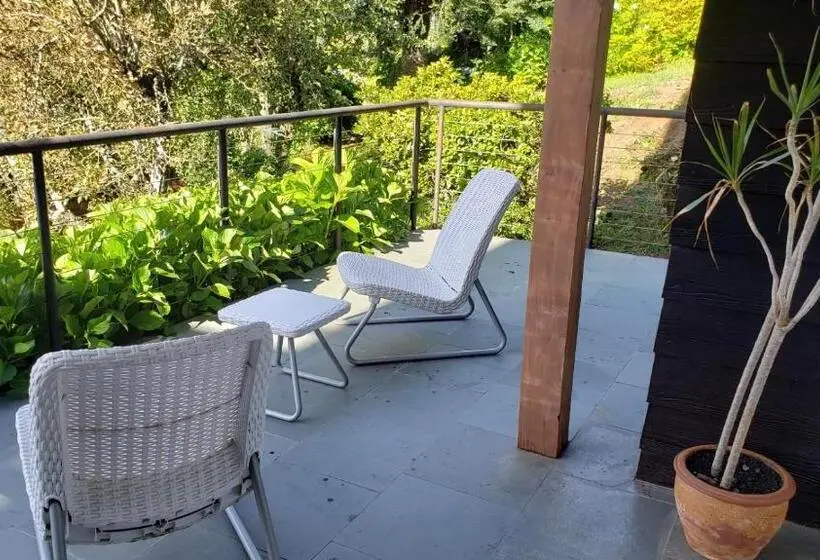 Suite with lake view, Borde Luz Hotel Boutique