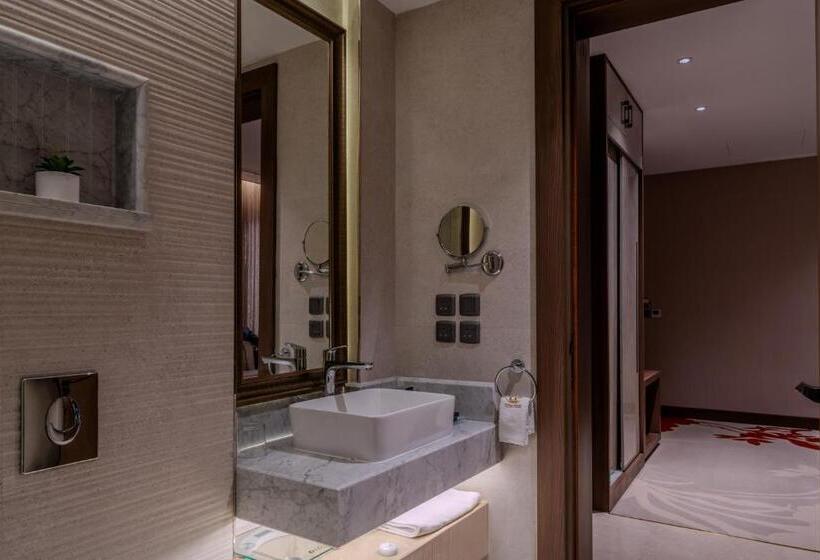 Büyük Çift Kişilik Yataklı Lüks Oda, Lilac Park