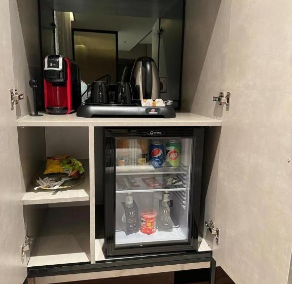 Büyük Çift Kişilik Yataklı Lüks Oda, Lilac Park