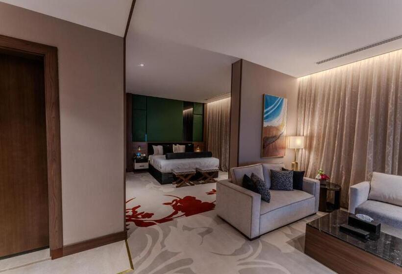 Delüks Süit, Lilac Park