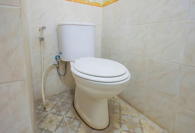 Номер Стандарт, Oyo Life 93399 Kos Batulayar