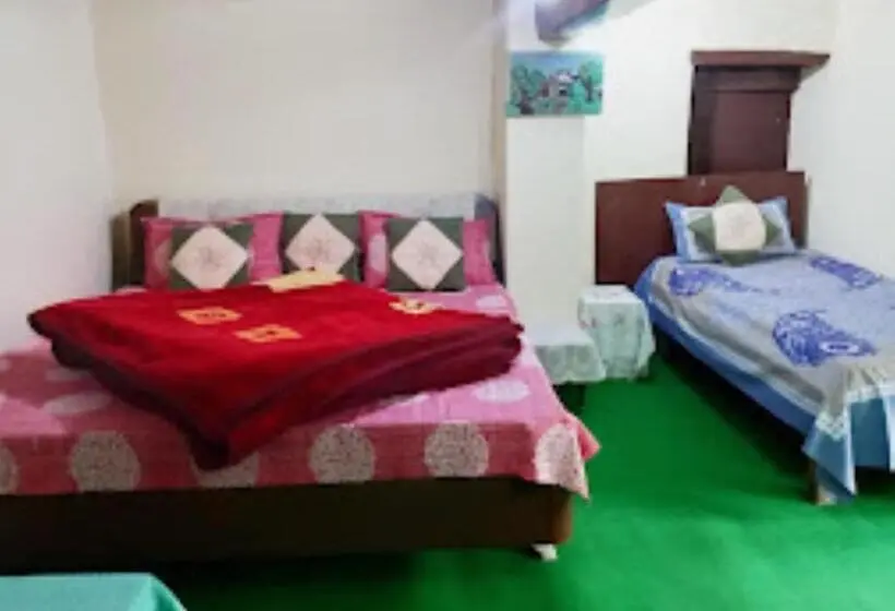 Standard Neljän Hengen Huone, Yatra Homestay Joshimath
